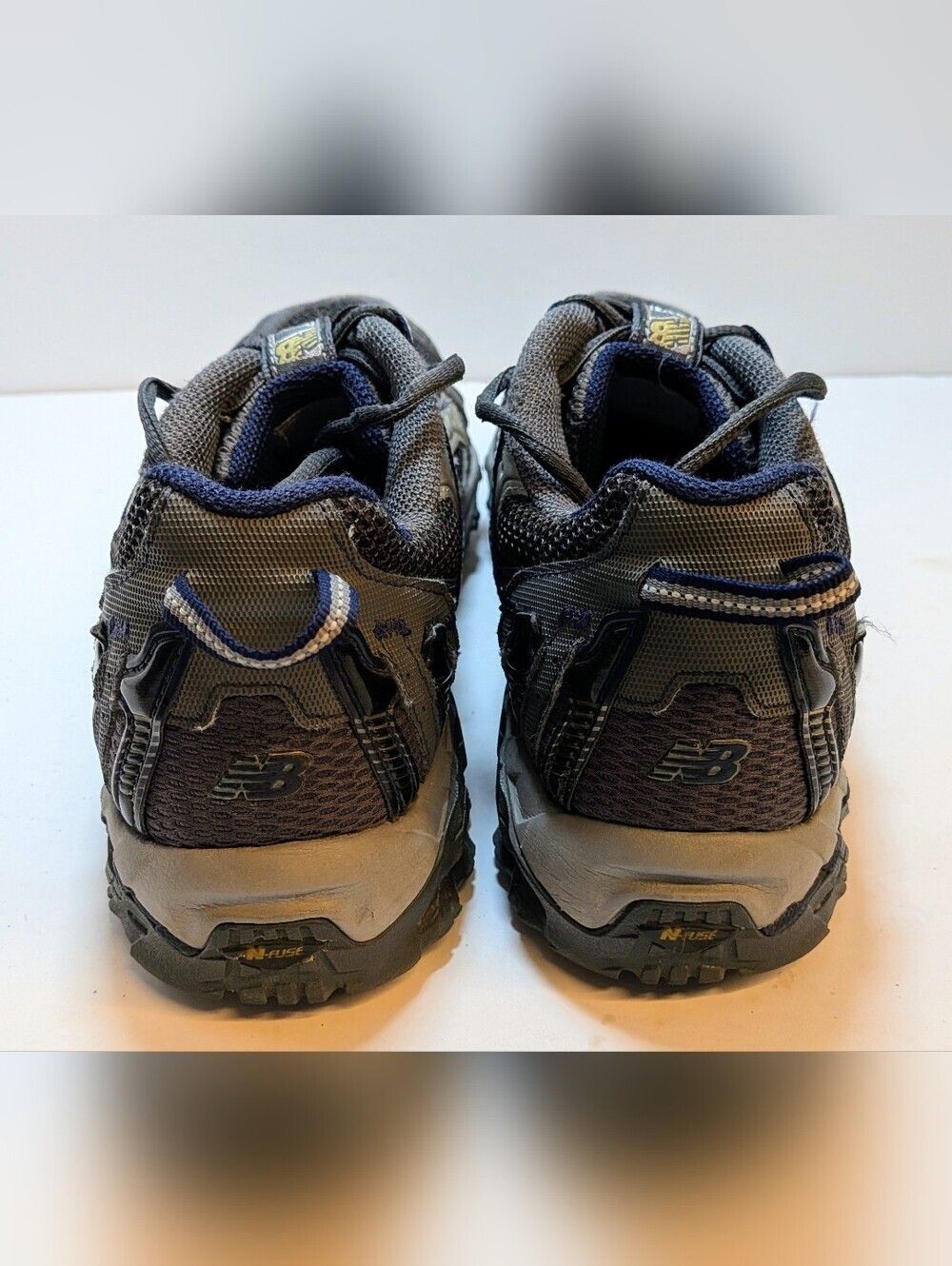 New Balance 625 Trail Running Shoes Men's Size 8.5 Gray Blue Athletic Sneakers - Picture 4 of 5